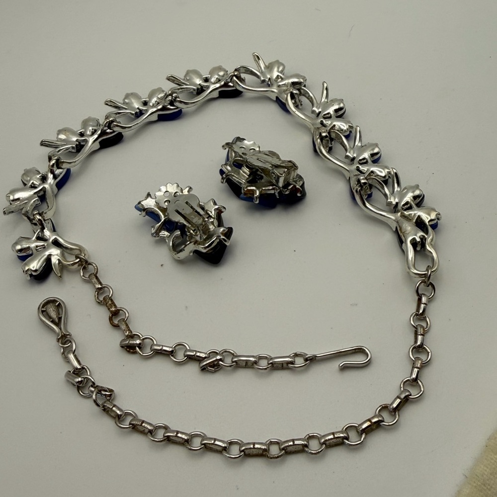 Vintage Coro Blue Thermoset 16” Silver Tone Necklace and Coordinating Earrings - Picture 11 of 11